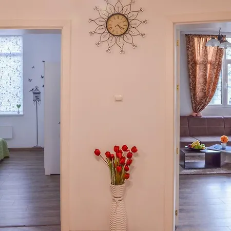 Host Housee Angel's -2 Bedroom, 2 Bathroom In Centre Sofia